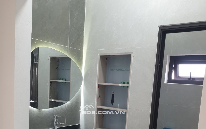 BÁN N HÀ  ĐẸP 2.79 TỶ 3 TẦNG 100M2 ( ĐÔNG NAM ) NGÕ ĐƯỜNG KÊNH